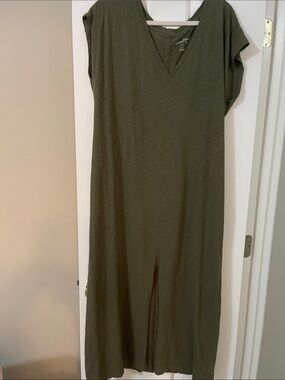 Universal Thread Olive Green V-Neck Maxi Dress